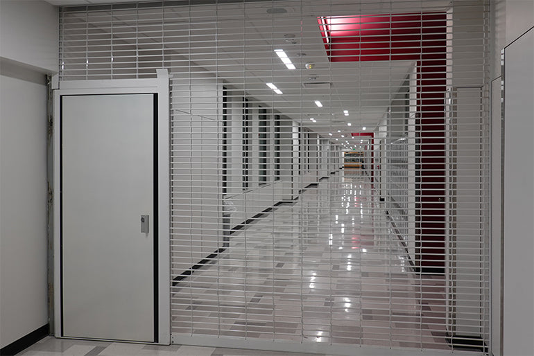 Safescape® G1000 Series | Vertical Coiling Self-Opening Security Grilles